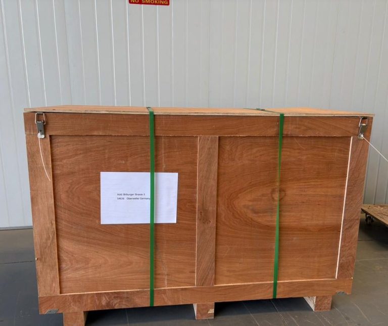 Dino Kammli fertig fur die Reise